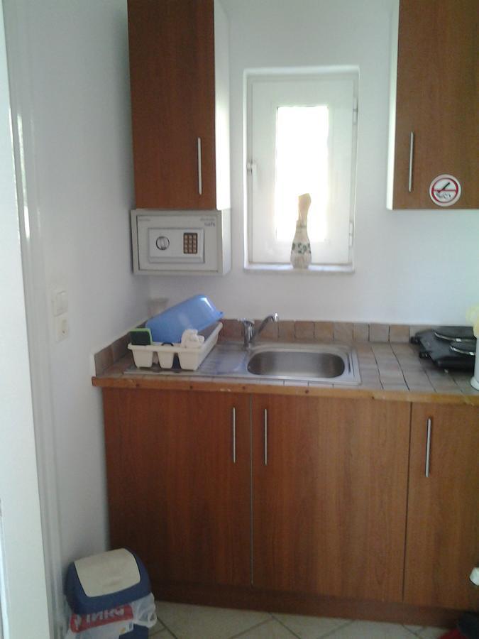 Robin'S Nest Afrata Apartamento Exterior foto