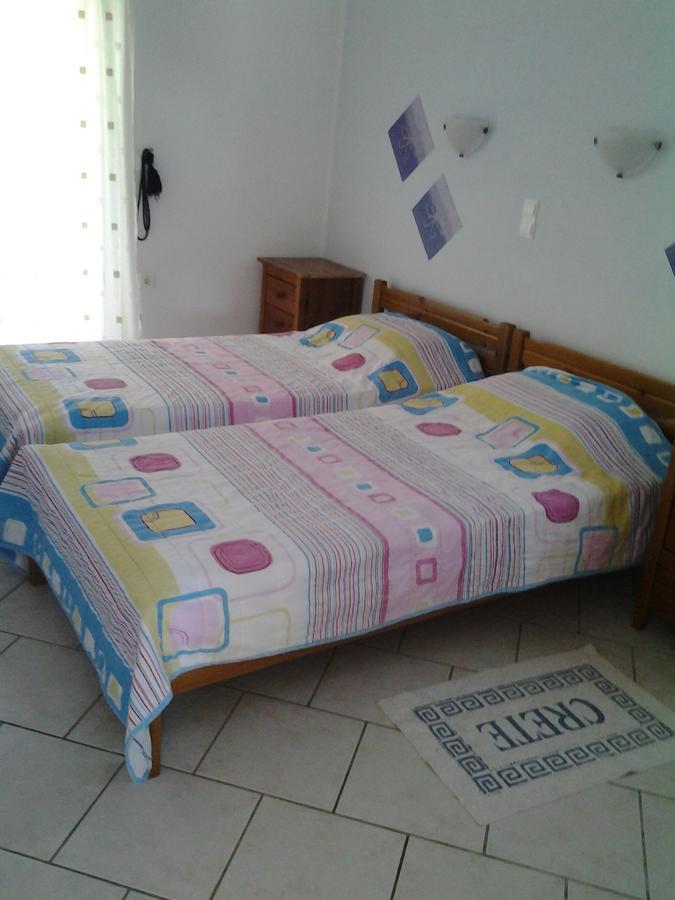 Robin'S Nest Afrata Apartamento Exterior foto